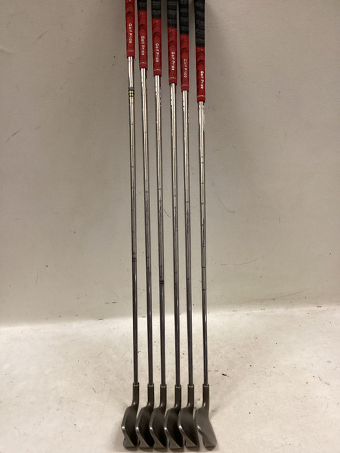 Vist Large View of Product Image Which is Used Ping I5 BLACK DOT Mens Iron Set RH 4I-9I