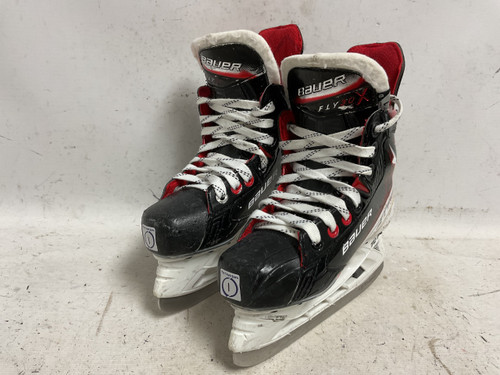 Vist Large View of Product Image Which is Used Bauer VAPOR FLY 30 Junior Hockey Skate Junior 01