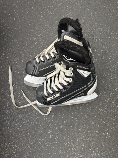 Vist Large View of Product Image Which is Used Victoria Sport HX1 Junior Hockey Skate Junior 01