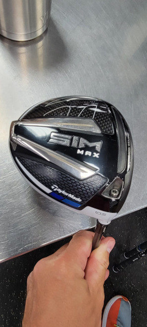 Vist Large View of Product Image Which is Used Taylormade SIM MAX Mens Driver RH 10.5 Degree