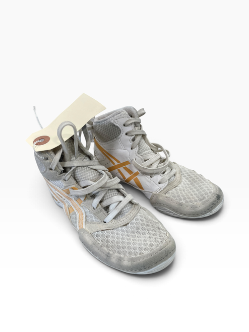 Vist Large View of Product Image Which is Used Asics Wrestling Shoes White Youth 12.0