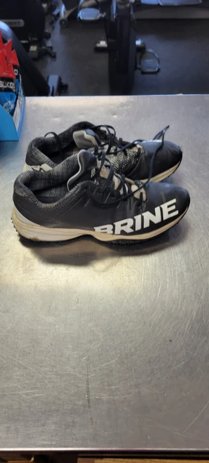 Vist Large View of Product Image Which is Used Brine FH Cleats Black Senior 8