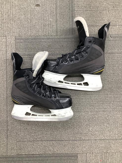 Vist Large View of Product Image Which is Used Bauer SUPREME Junior Hockey Skate Junior 03