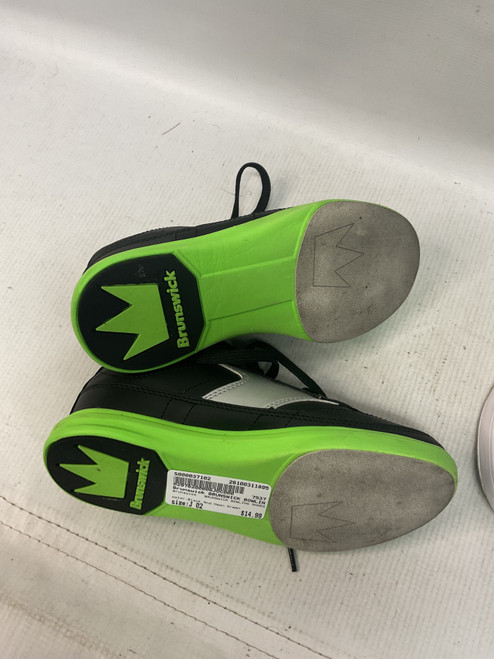 Vist Large View of Product Image Which is Used Brunswick BRUNSWICK BOWLING SHOES Bowling Shoes Black And Neon Green Junior 02