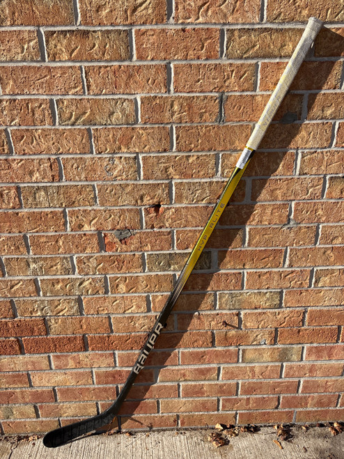 Vist Large View of Product Image Which is Used Bauer VAPOR HYPERLITE 2 Senior One Pce Right Grip Yellow 77 Flex