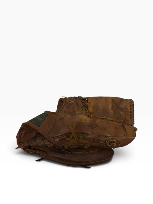 Vist Large View of Product Image Which is Used MacGregor GO15 BB/SB Glove RH Throw Brown 12 1/2"