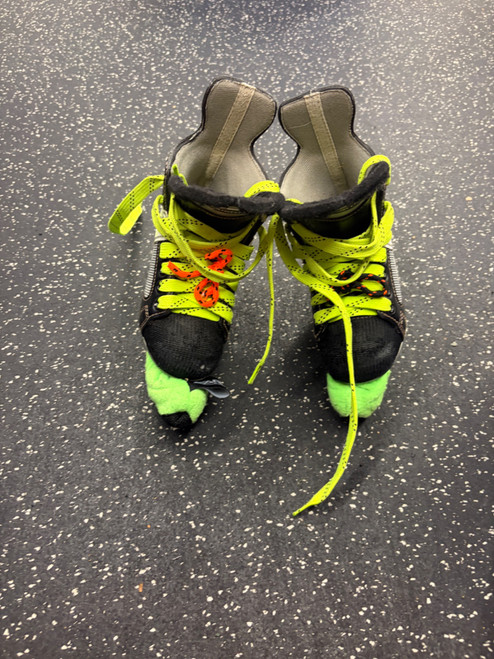 Vist Large View of Product Image Which is Used CCM POWERLINE Youth Hockey Skate Youth 06.0