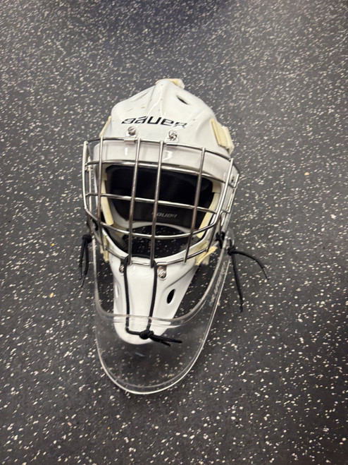 Vist Large View of Product Image Which is Used Bauer 9040 Senior Goalie Helmet/Mask White SM