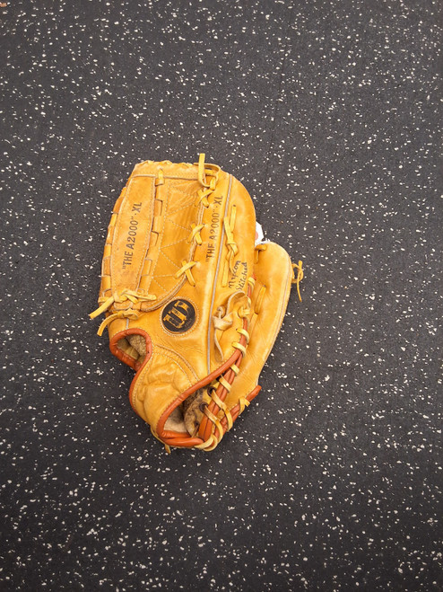 Vist Large View of Product Image Which is Used Wilson RON GUIDRY BB/SB Glove RH Throw Brown 13"