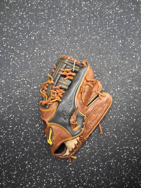 Vist Large View of Product Image Which is Used Mizuno GCP55S2 BB/SB Glove RH Throw Brown 11 3/4"