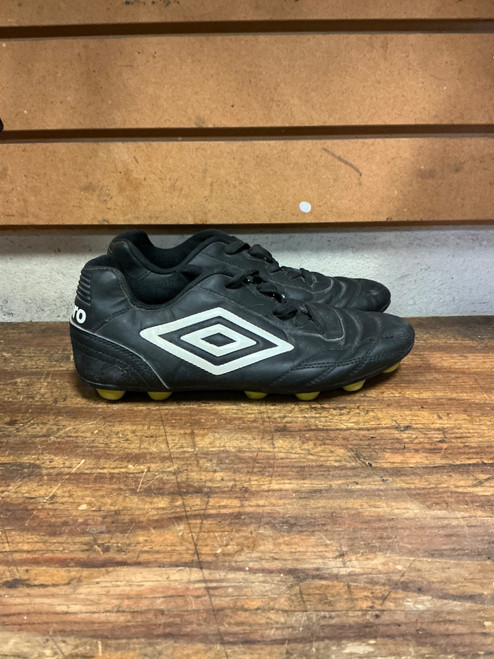 Vist Large View of Product Image Which is Used Umbro Soccer Cleats Black Junior 03