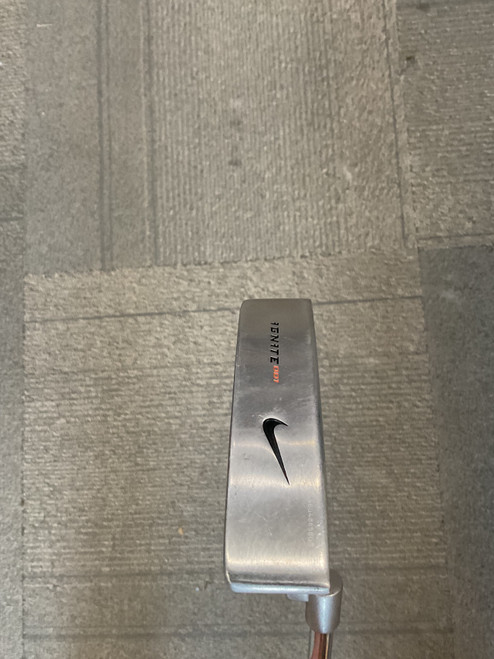 Vist Large View of Product Image Which is Used Nike IGNITE 001 Mens Putter RH