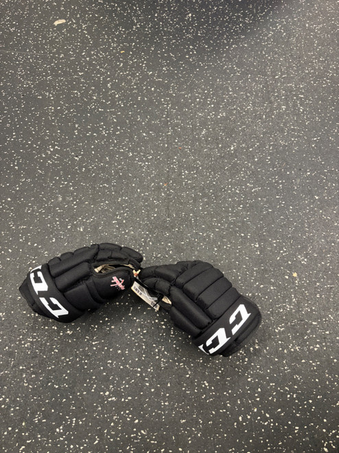 Vist Large View of Product Image Which is Used CCM HGLTP Youth Gloves Black 8"