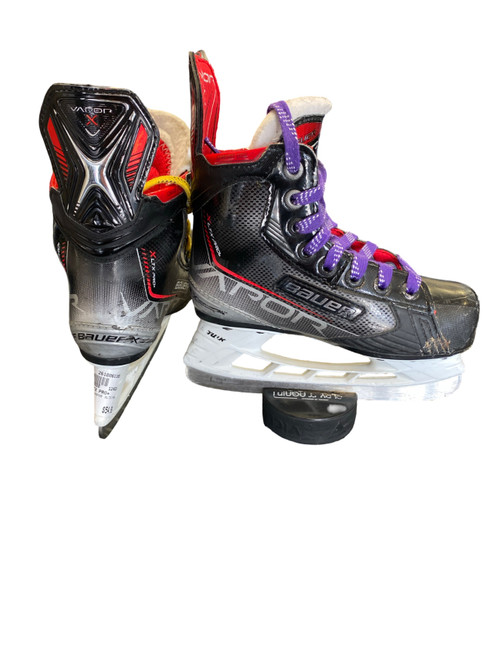 Vist Large View of Product Image Which is Used Bauer VAPOR XLTX PRO+ Youth Hockey Skate Youth 12.5