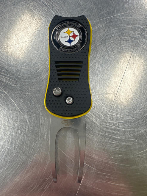 Vist Large View of Product Image Which is New TG SWITCHFIX DIVOT TOOL - STEELERS