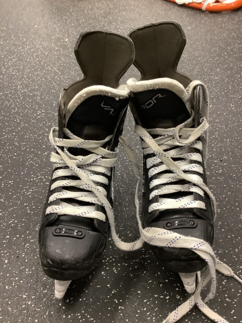 Vist Large View of Product Image Which is Used Bauer VAPOR VOLT Senior Hockey Skate Senior 10