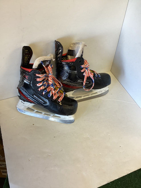 Vist Large View of Product Image Which is Used Bauer VAPOR 2X Youth Hockey Skate Youth 12.5