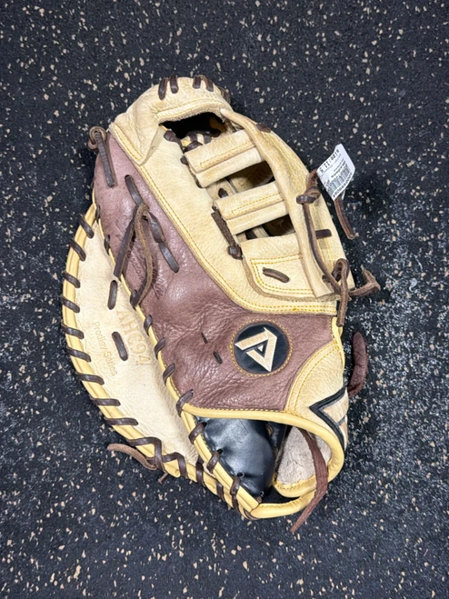 Vist Large View of Product Image Which is Used Akadema SELECT STEERHIDE BB/SB First Base LH Throw Chocolate And Almond 11 1/2"