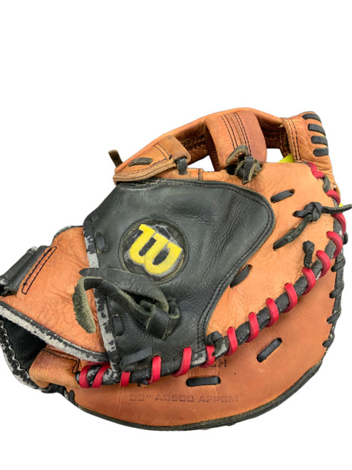 Vist Large View of Product Image Which is Used Wilson A500 A0500AFPCM BB/SB Catchers RH Throw Brown And Black 32"