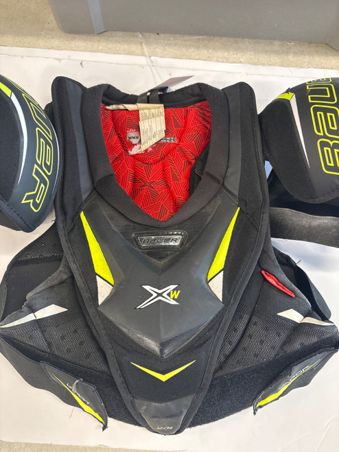 Vist Large View of Product Image Which is Used Bauer VAPOR WOMENS S/P Senior Shoulder Pads MD
