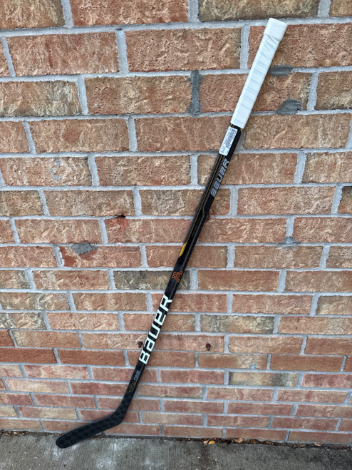 Vist Large View of Product Image Which is Used Bauer SUPREME TOTAL ONE Inter One Pce Right Grip 67 Flex
