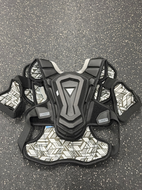 Vist Large View of Product Image Which is Used True CADET JR Lacrosse Shoulder Pads Black MD