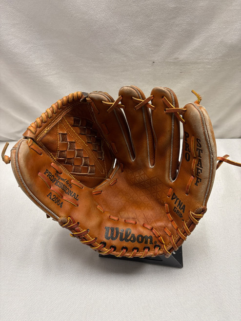 Vist Large View of Product Image Which is Used Wilson PRO STAFF A2064 BB/SB Glove RH Throw Brown 13"