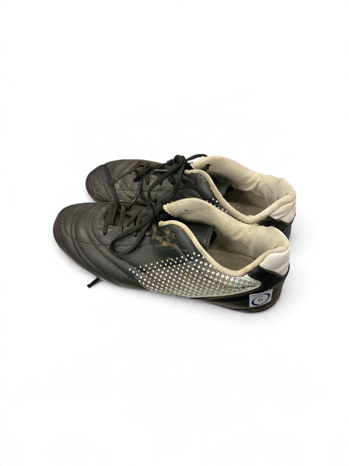 Vist Large View of Product Image Which is Used Soccer Cleats Black Youth 06.0