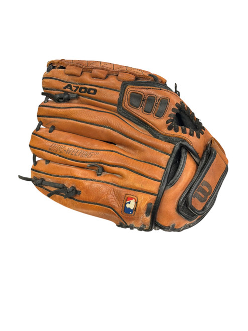 Vist Large View of Product Image Which is Used Wilson A700 BB/SB Glove RH Throw Brown 12 1/2"