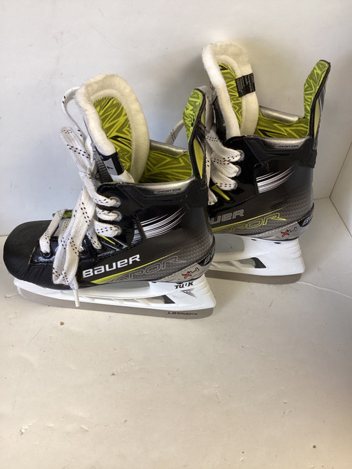 Vist Large View of Product Image Which is Used Bauer X4 Junior Hockey Skate Junior 01