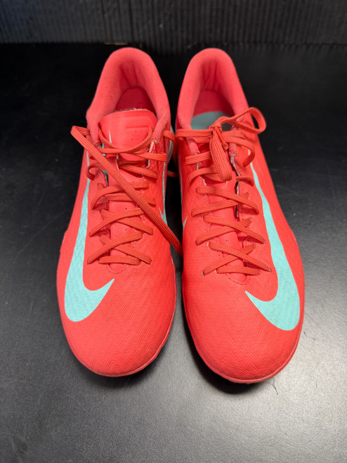 Vist Large View of Product Image Which is Used Nike Soccer Cleats Pink Youth 06.5
