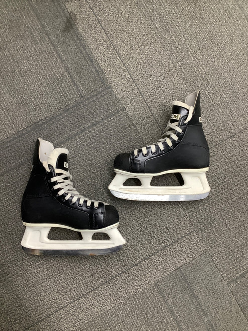 Vist Large View of Product Image Which is Used CCM CHAMPION 90 Junior Hockey Skate Junior 03
