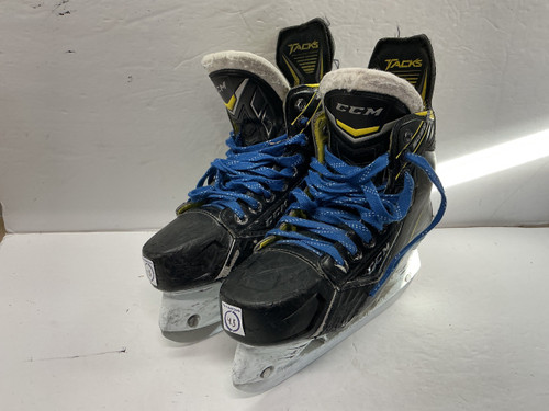 Vist Large View of Product Image Which is Used CCM TACKS 5092 Intermediate Hockey Skate Intermediate 4.5