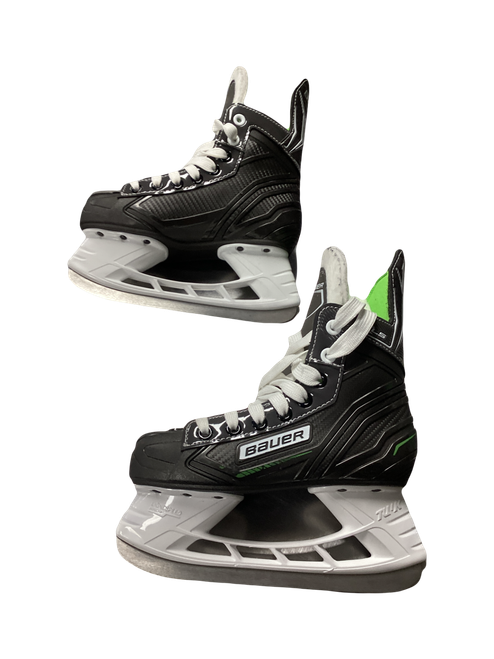 Vist Large View of Product Image Which is Used Bauer XLS Junior Hockey Skate Junior 01