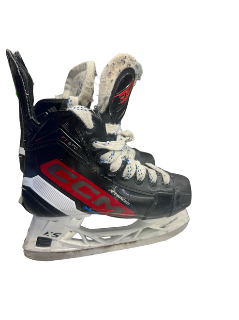 Vist Large View of Product Image Which is Used CCM JET SPEED ONE PEICE Junior Hockey Skate Junior 01