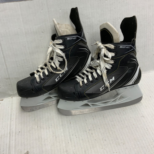 Vist Large View of Product Image Which is Used CCM TACKS 9040 Junior Hockey Skate Junior 05