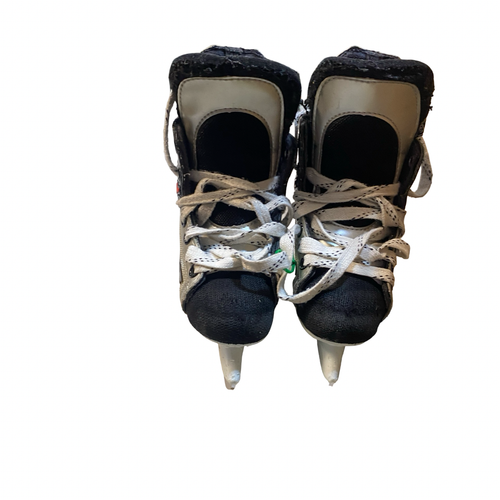 Vist Large View of Product Image Which is Used Bauer VAPOR Youth Hockey Skate Youth 10.0