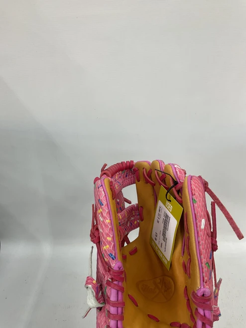 Vist Large View of Product Image Which is Used FLAT BILL BB/SB Glove RH Throw Pink 11 1/2"