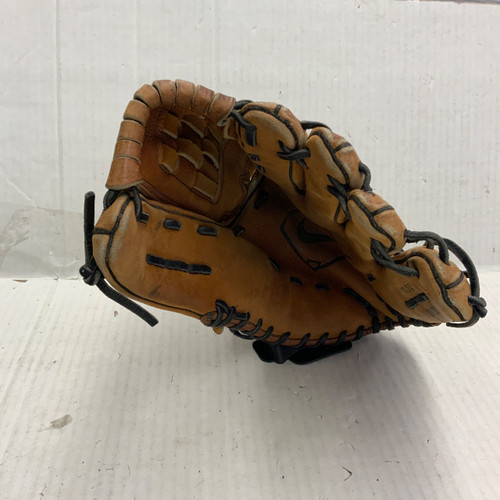 Vist Large View of Product Image Which is Used Nike DRI-FIT DIAMOND READY SDR 1300 BB/SB Glove RH Throw Brown 13"