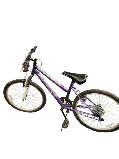 Vist Large View of Product Image Which is Used Roadmaster GRANITE PEAK Mountain Bike Womens Purple 43-47cm - 17-18" - MD Frame