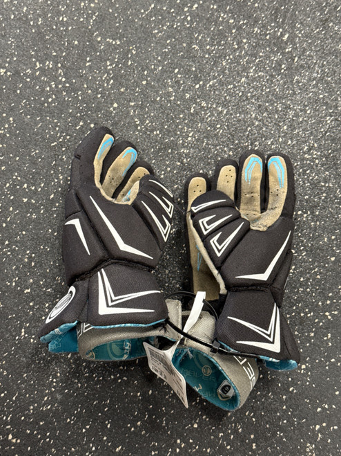 Vist Large View of Product Image Which is Used Maverik CHARGER Lacrosse Gloves Junior Black 10"
