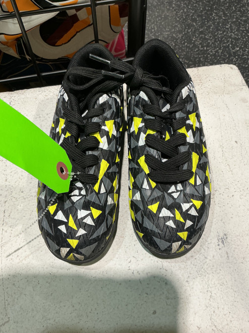 Vist Large View of Product Image Which is Used Dream Pairs Soccer Indoor Shoes None Youth 12.0