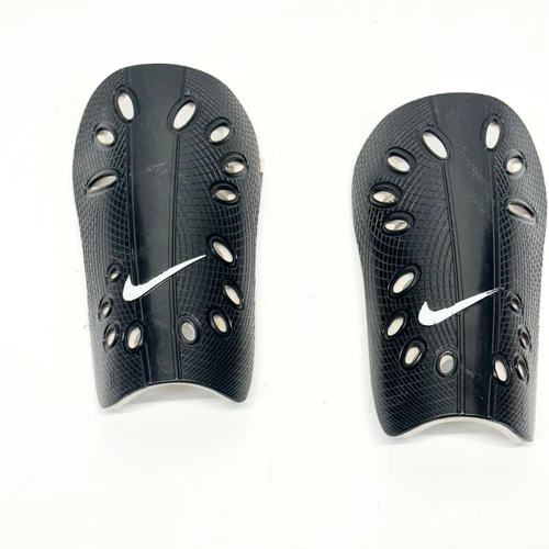 Vist Large View of Product Image Which is Used Nike J GUARD Soccer Shin Guards Youth Black SM
