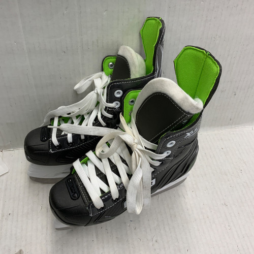 Vist Large View of Product Image Which is Used Bauer XLS Junior Hockey Skate Junior 02
