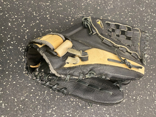 Vist Large View of Product Image Which is Used Mizuno CDV1200 BB/SB Glove RH Throw Black 12"