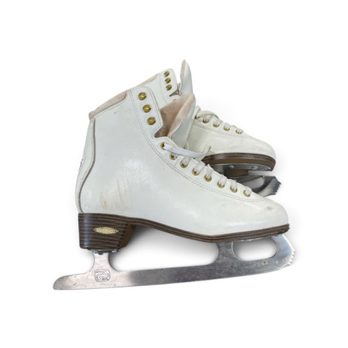 Vist Large View of Product Image Which is Used Lake Placid Alpine 900 Womens Figure Skates White Senior 6.5, side view
