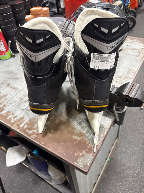 Vist Large View of Product Image Which is Used Bauer SUPREME 140 Senior Hockey Skate Senior 6