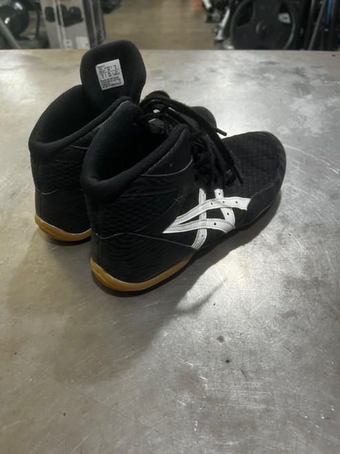 Vist Large View of Product Image Which is Used Asics Wrestling Shoes Black Junior 04