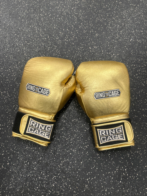 Vist Large View of Product Image Which is Used Boxing Gloves Gold Senior