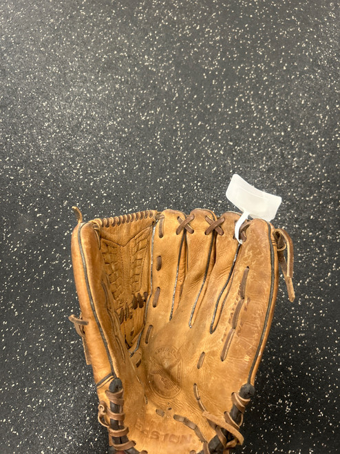Vist Large View of Product Image Which is Used Easton NE14 BB/SB Glove RH Throw Brown 14"
